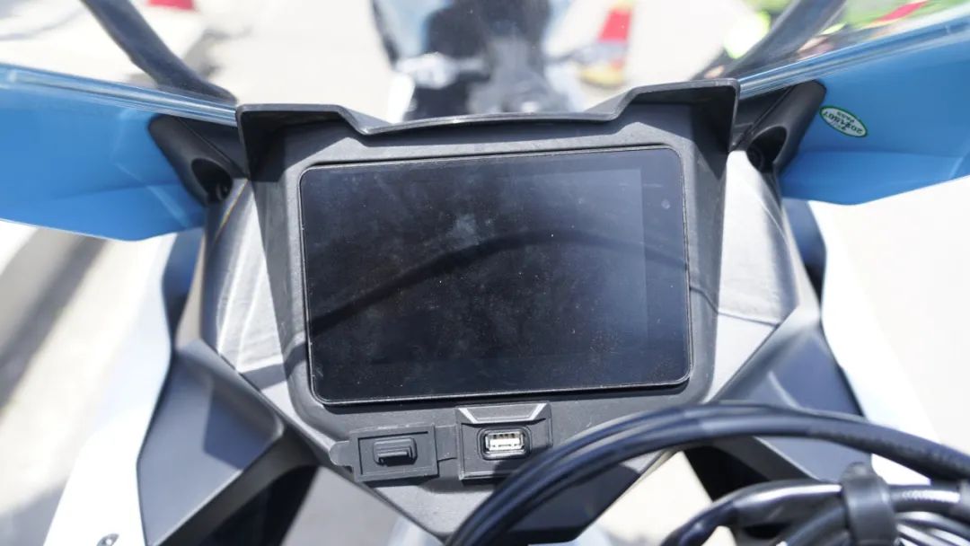 贝纳利tornado302跟飓风302r,新款贝纳利302r5秒破百