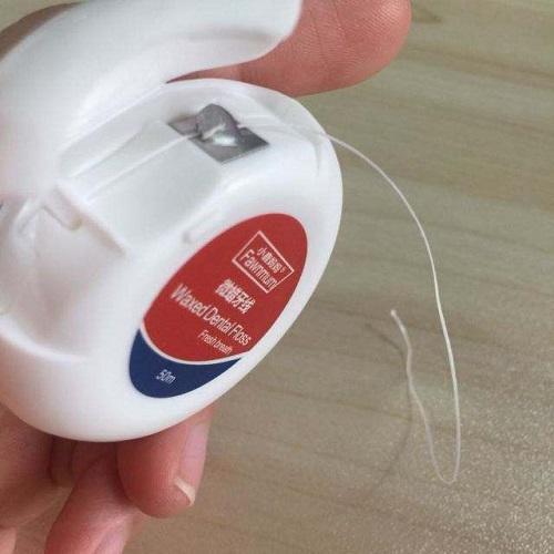 掌握正确的牙线使用技巧,牙线的正确使用方法是什么