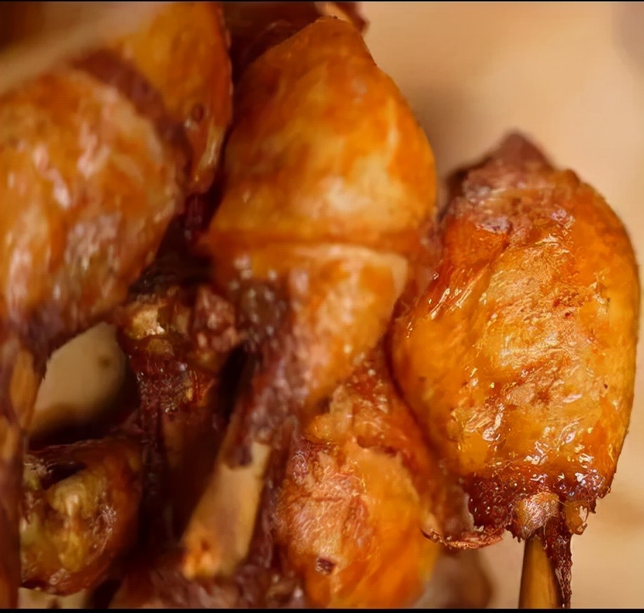 炸鸡配百事可乐,炸鸡配美酒