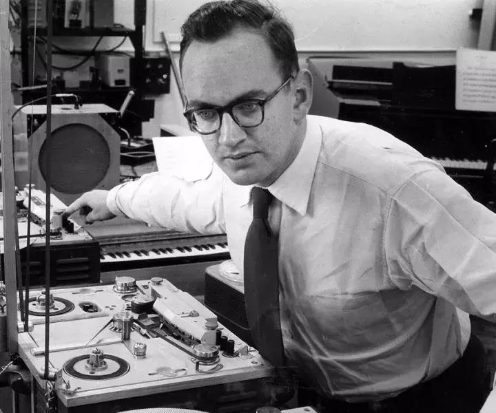 这个泡妞打架半辈子的富二代，仅用一年便拿下了诺贝尔奖