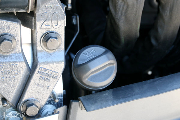 公路之王斯堪尼亚s500,斯堪尼亚s500跑高速视频