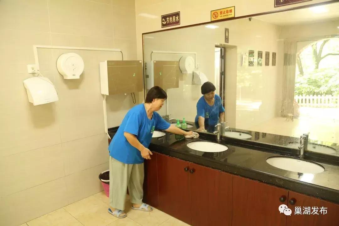 有温度的城管点赞视频,城管队员高温下坚守工作