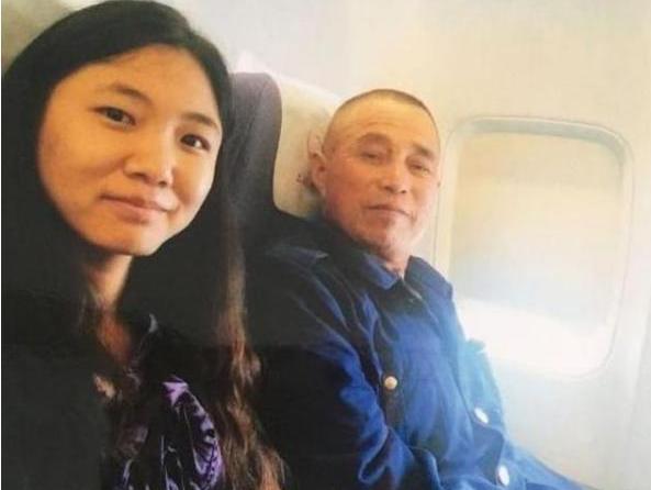 被亲生父母遗弃女博士,女博士被收养24年节目