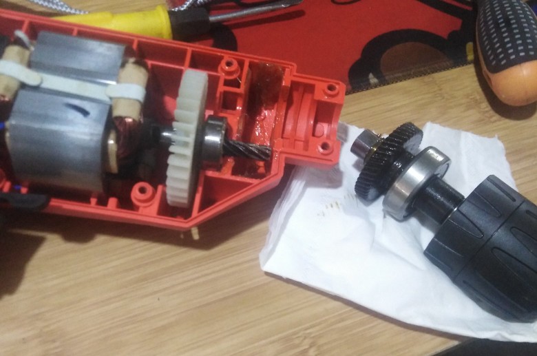 手电钻内部构造,手电钻的各组成部分图片