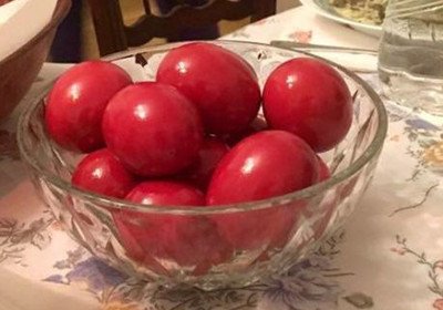 农村家庭办满月酒的“三大习俗”祭祖报喜是首要，必备红鸡蛋