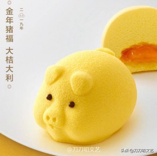 笑成佩奇，奢侈大牌被吐槽的中国风，遇到猪年竟然也可爱了起来