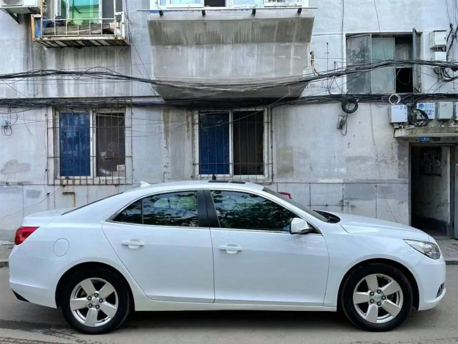 雪佛兰迈锐宝2.0白色黑顶街拍,雪佛兰迈锐宝拆车测评