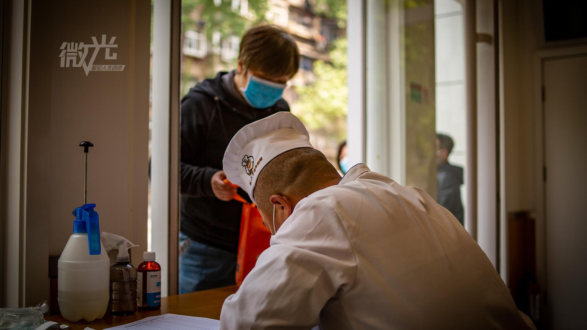 微光︱“饭大爷”：让老人吃上“方便饭”