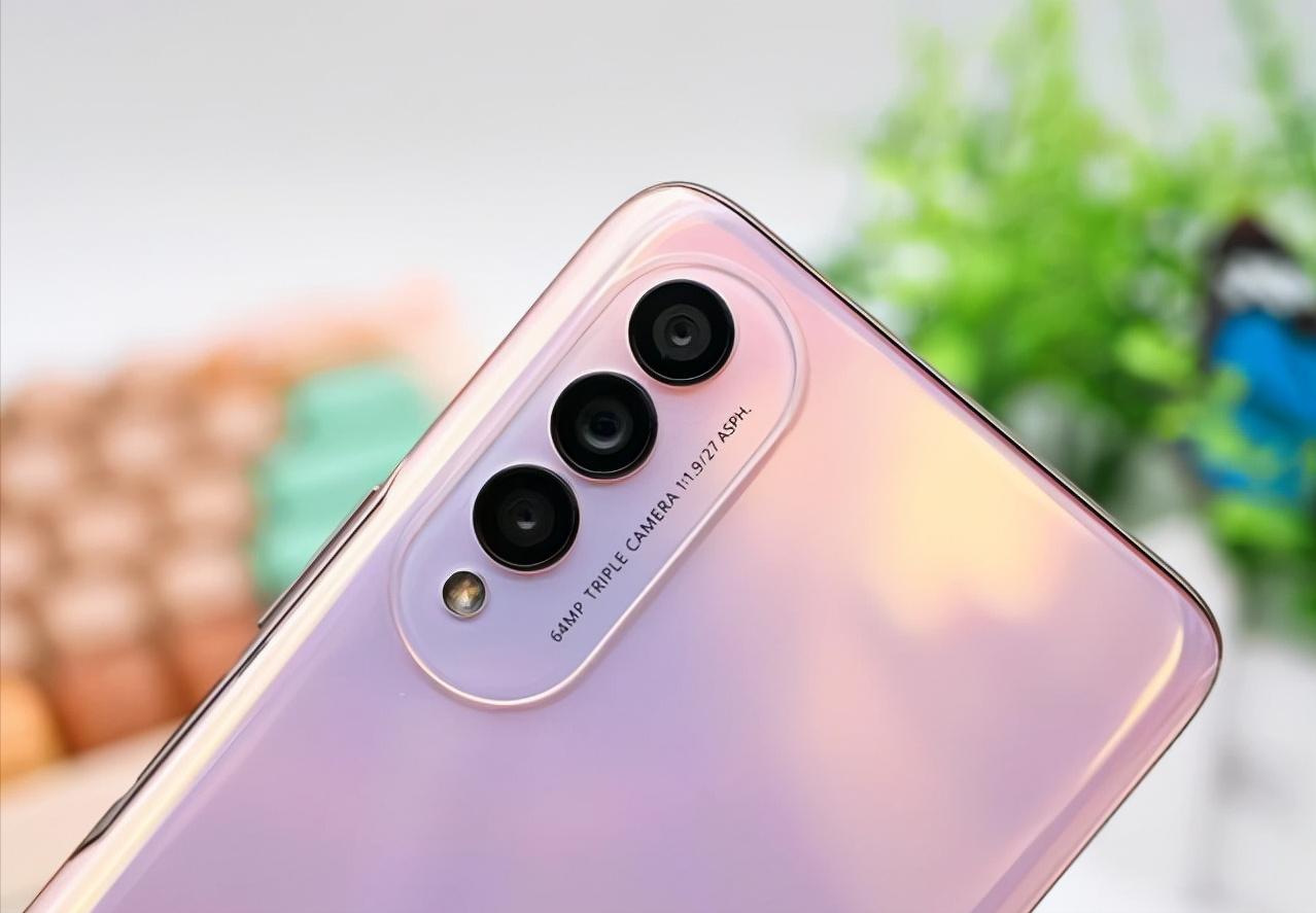 拍照好不卡顿性价比高的手机1500,1500-2000元最值得推荐的新手机