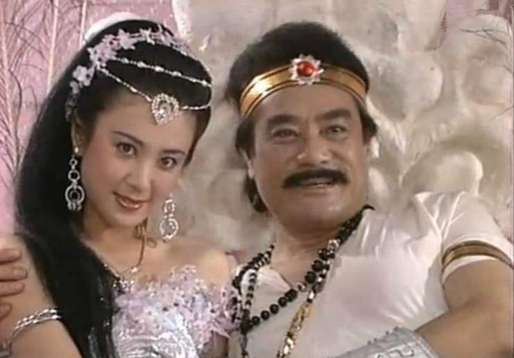 姜太公钓鱼愿者上钩100字的故事,姜太公钓鱼愿者上钩啥意思