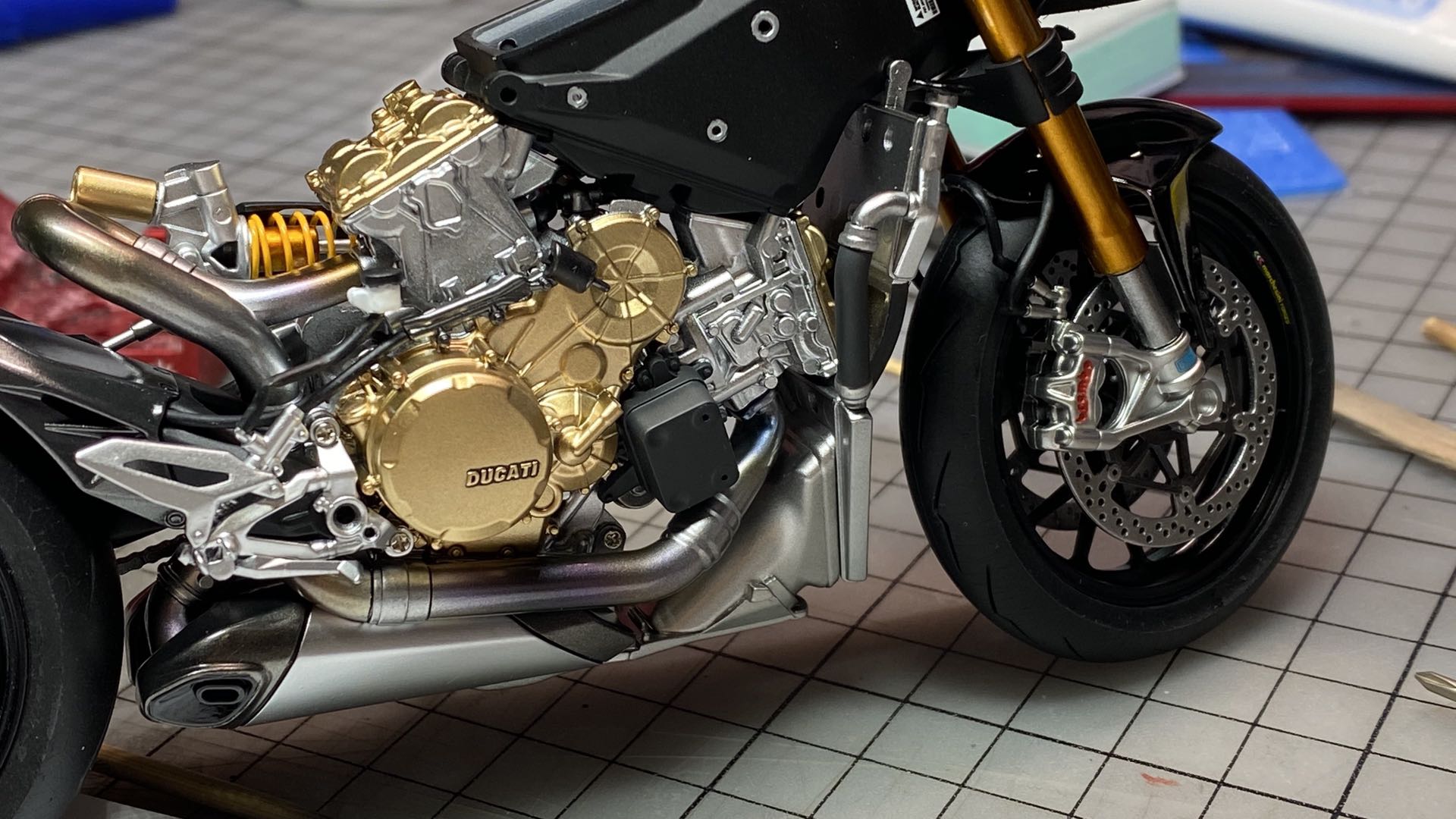 摩托车模拟器玩一玩,仿真合金1:18摩托车模型