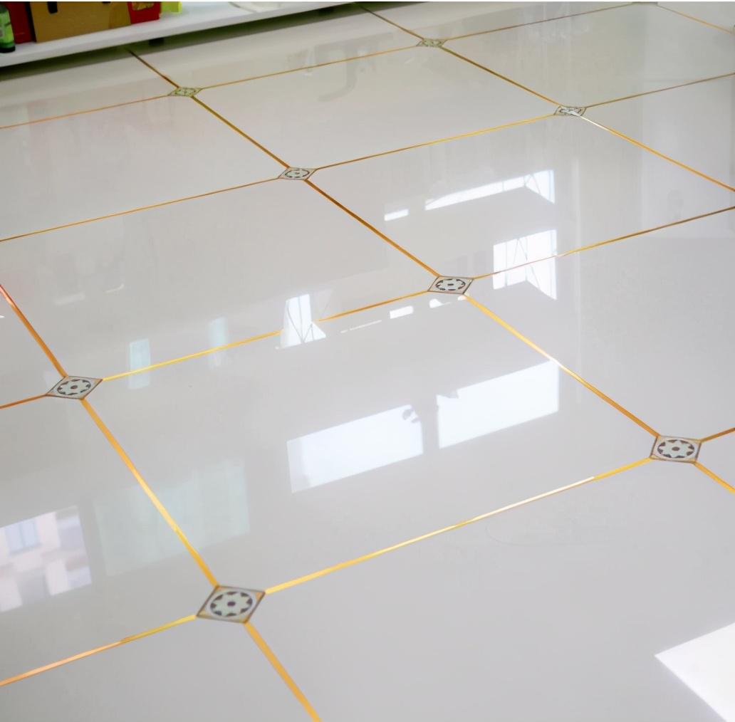 地砖美缝用什么牌子的环氧彩砂,瓷砖到底做美缝还是环氧彩砂