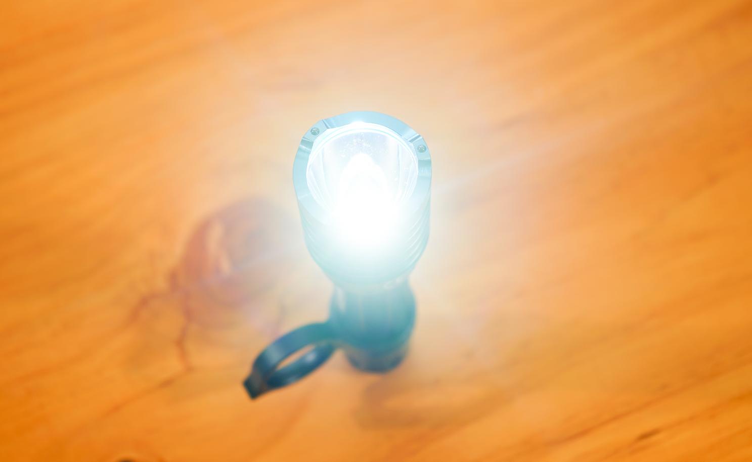 最纯粹的战术手电筒体验如何?傲雷WARRIOR武士X3首发上手