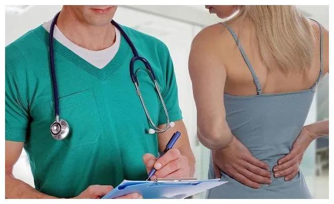 女性来月经有臭味是什么原因,经期有鱼腥味怎么解决