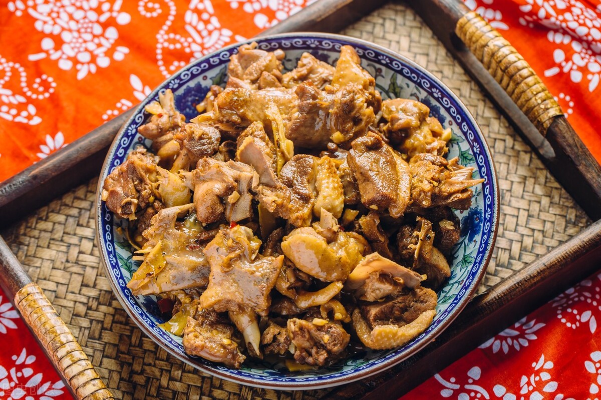 鸭肉怎样去腥味口诀,盐水鸭如何做到鸭肉紧实没有腥味