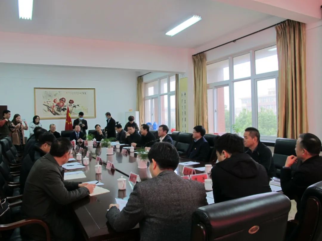 喜大普奔学校报道,喜大普奔有限公司