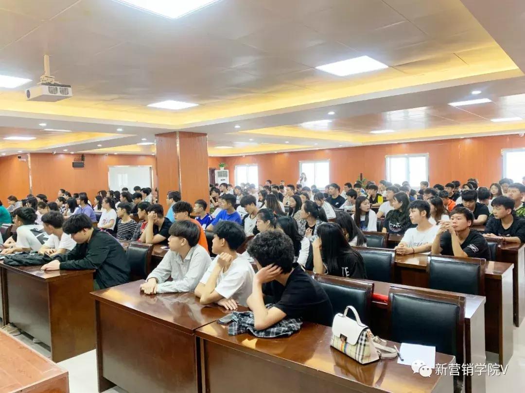 走进郑州经济贸易学校—郑州市营销行指委专家巡讲团校园行第4站