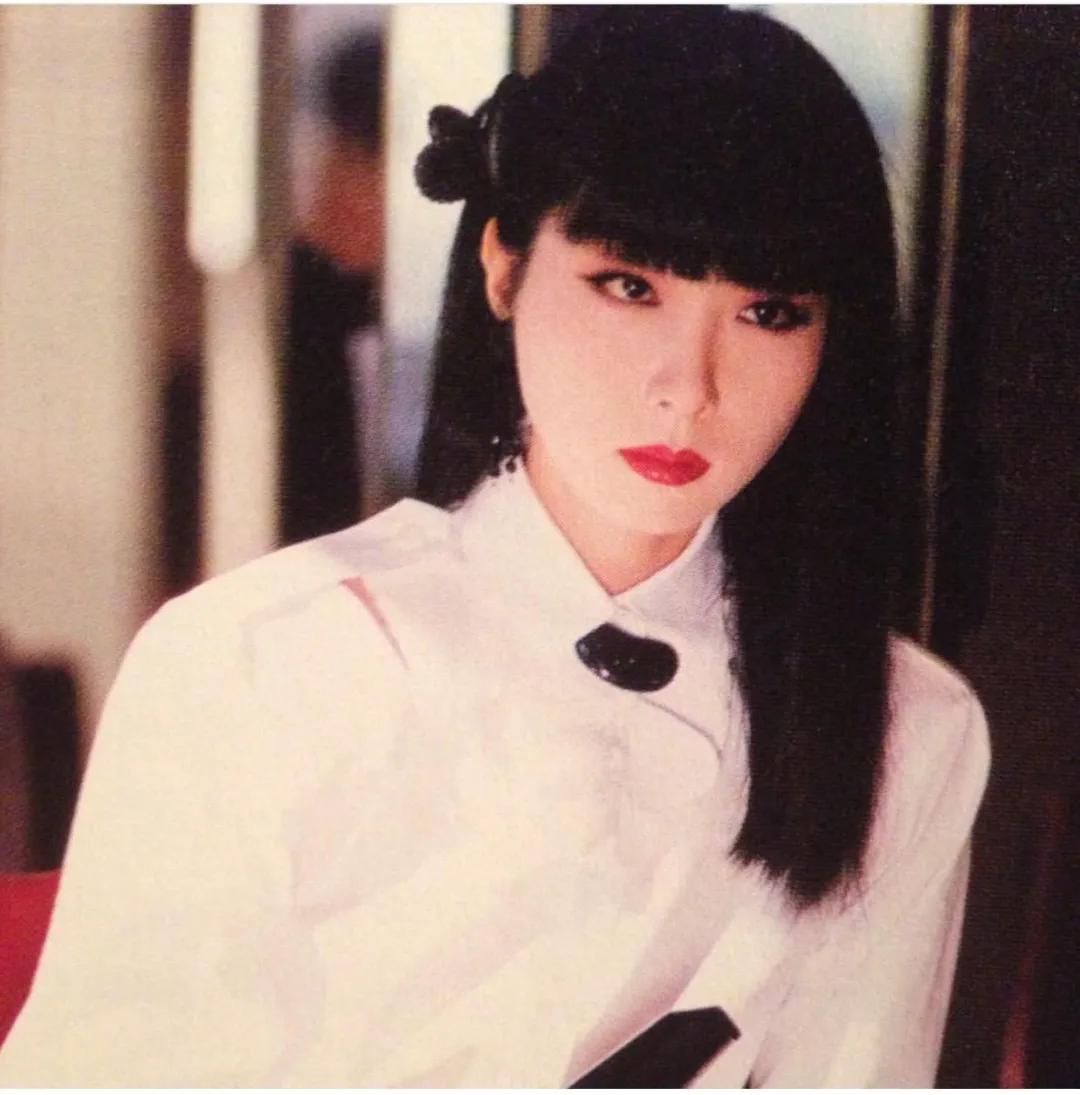 22岁出道28岁成YSL宠儿,意外逝世13年,她仍是资生堂的第一美人