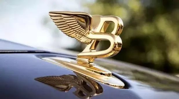 宾利除了前面有b还有别的字母吗,宾利黑色和红色标志