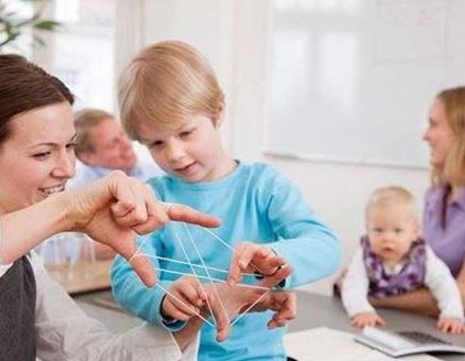 爱看电视小孩聪明吗,爱看电视孩子会变笨