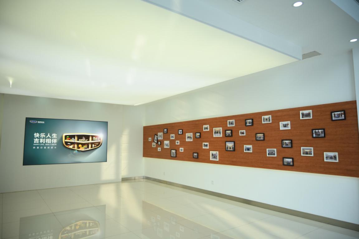 成都新越行吉利旗舰店卖什么车,吉利授权经销商吉利博越