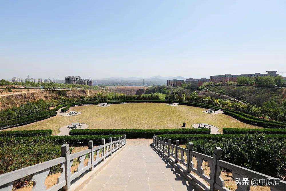 郑州商学院2024招生简章分数线,郑州商学院2024招专科吗