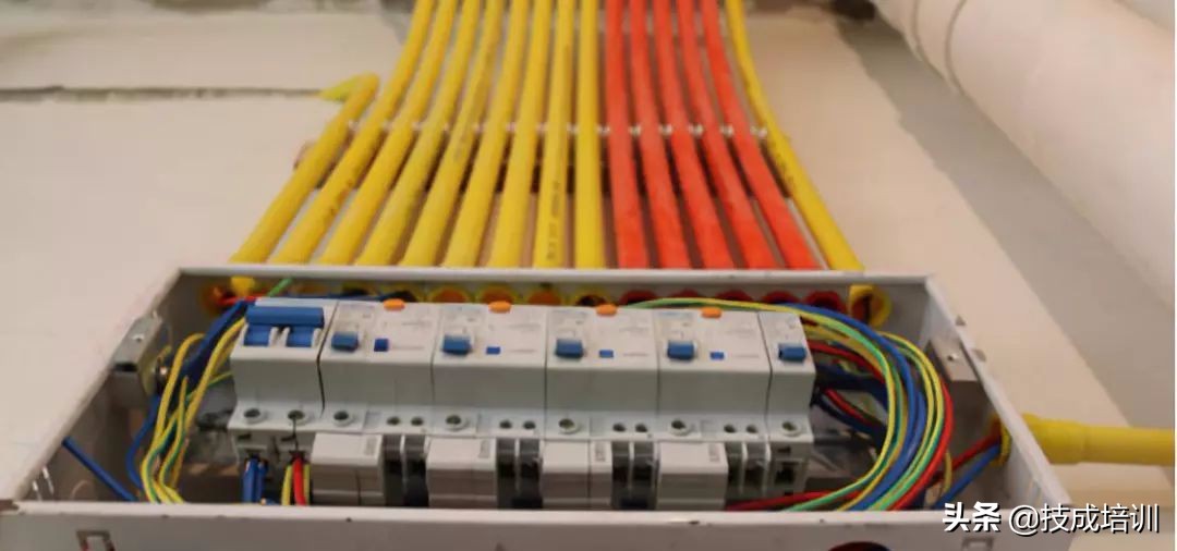 什么是弱电系统和强电系统,强电和弱电二者的关系