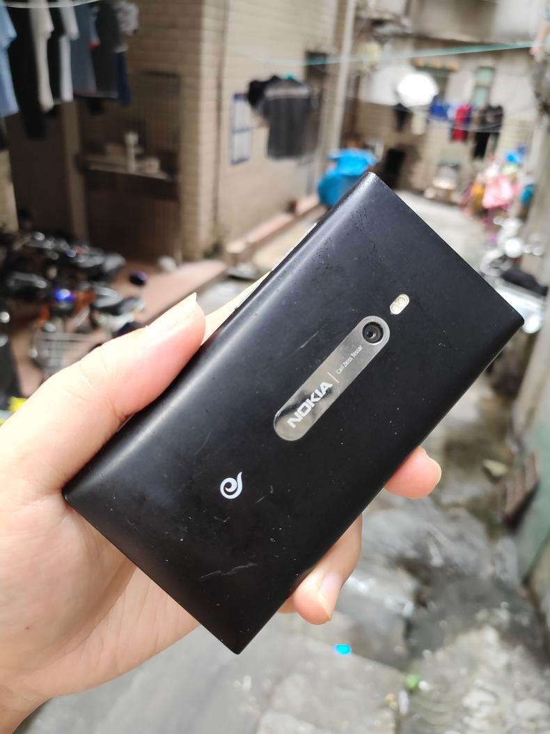 闲鱼诺基亚808多少钱,诺基亚lumia8003.5寸经典怀旧