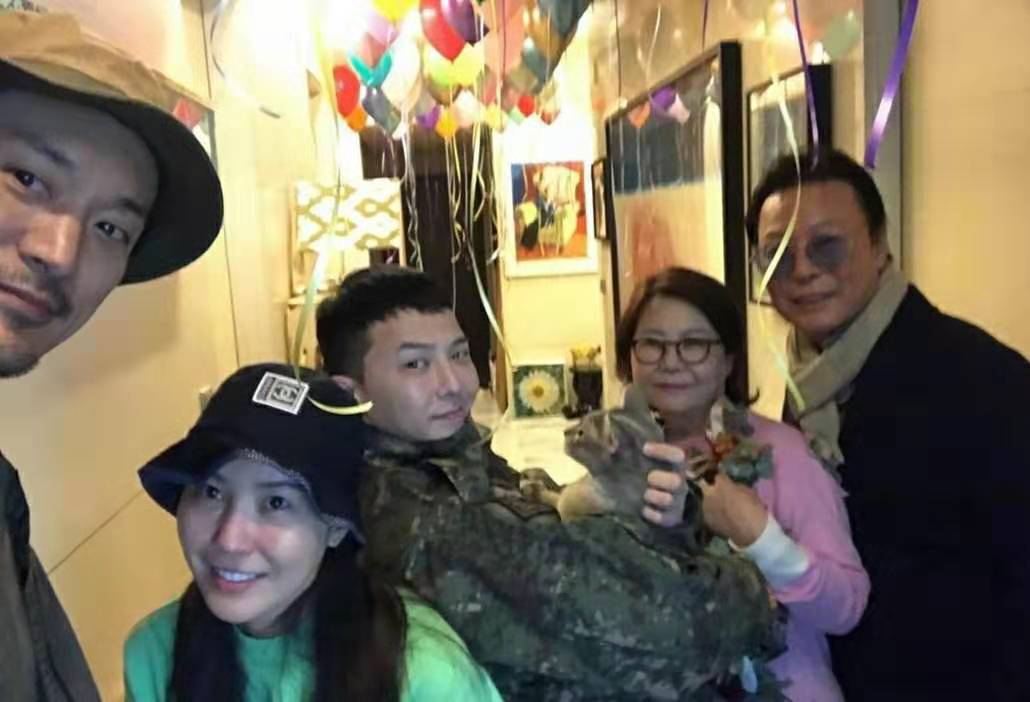 权志龙退伍后聚会,权志龙服役回来的生活状况