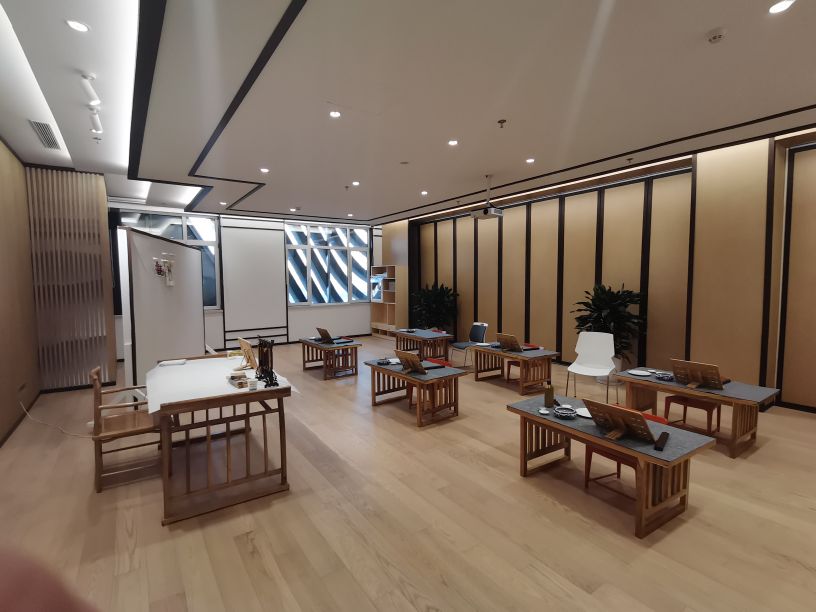 九力国际教育综合体夜景,九力国际教育综合体广告