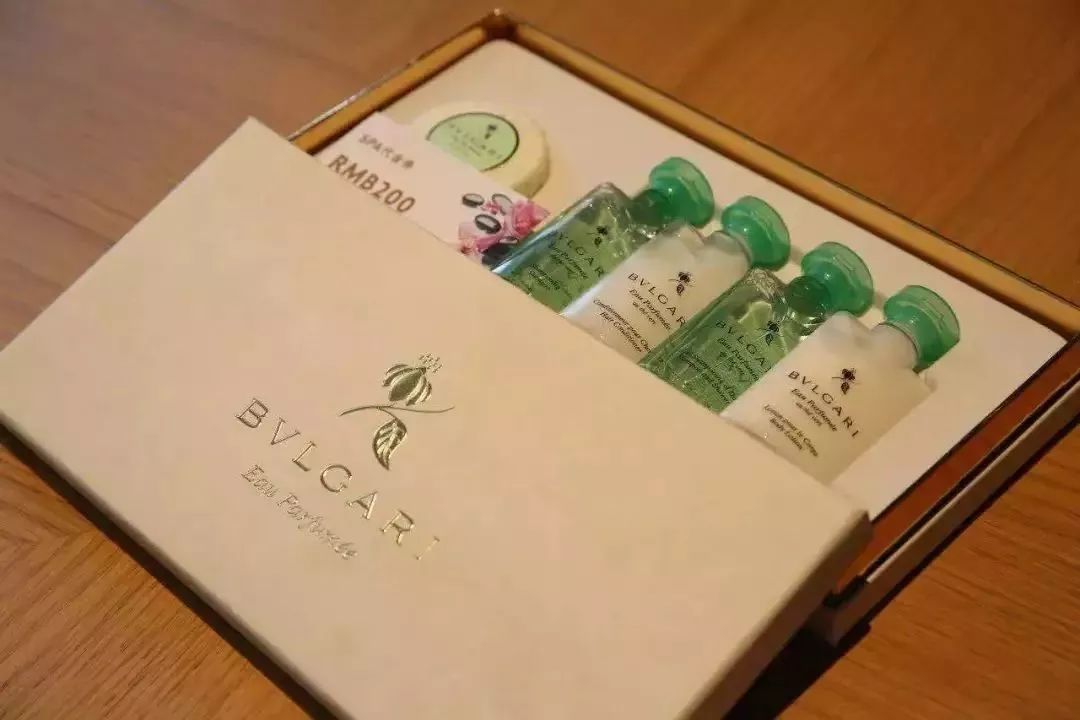 享受睡在床上看海,躺在床上看海的海景房