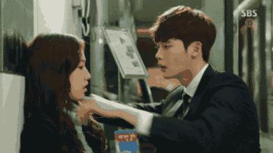 女生对你忽冷忽热怎么回事,女生对你忽冷忽热是为什么