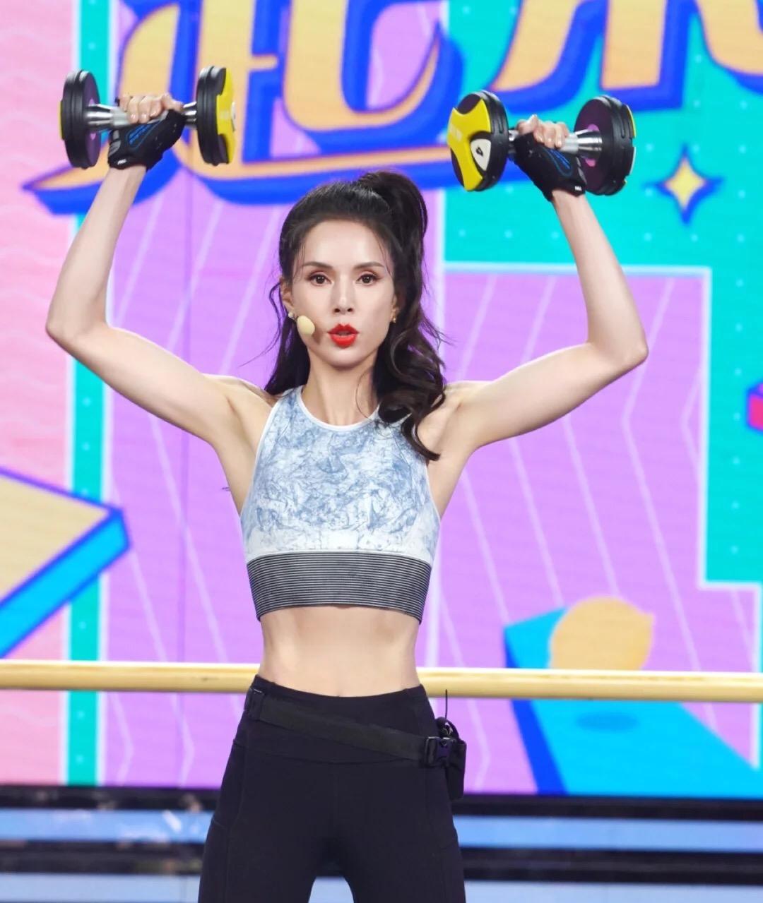 40岁女人怎么祛黄提亮肤色,40岁女人的脸部保养