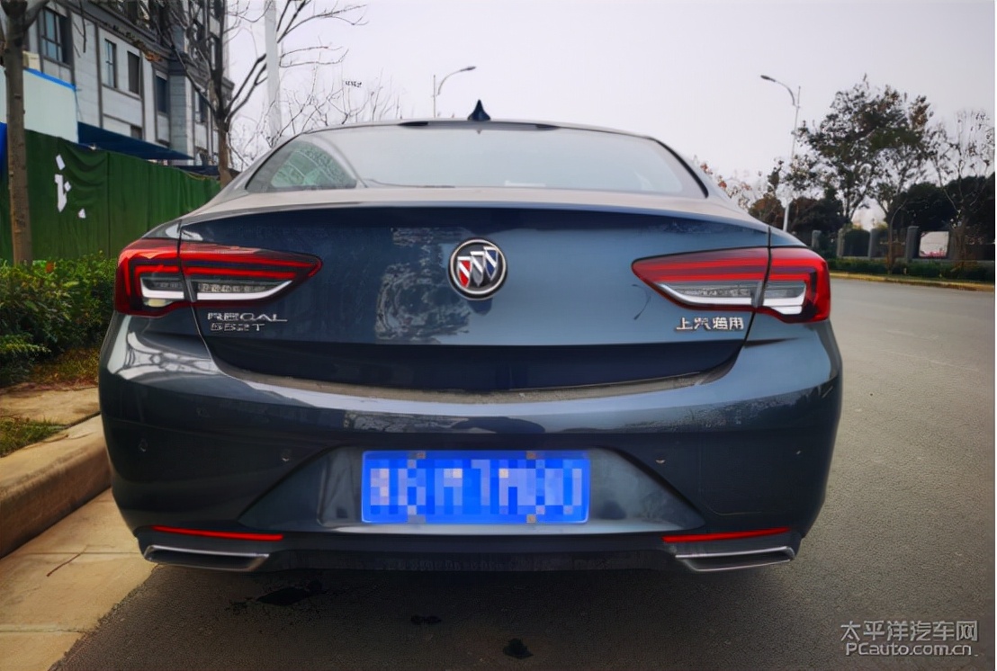 忽如一夜秋风来的下一句,,忽如一夜春风来千树万树梨花开