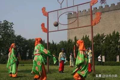 足球的故乡足球最早起源于什么,足球故乡是哪个国家的