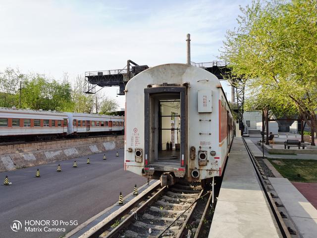 魅族17pro和三星note10+,三星s20和魅族17pro哪个好