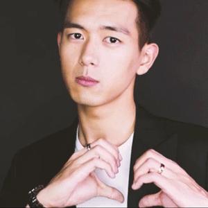 皮肤黑适合用什么样的美白精华,美白精华可以让黑皮肤变白