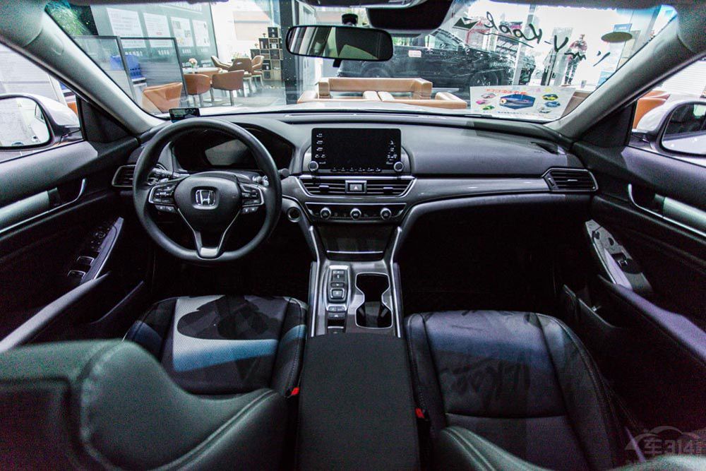 雅阁1.5t和君威1.5对比测试,动力不俗兼顾家用君威gs简评