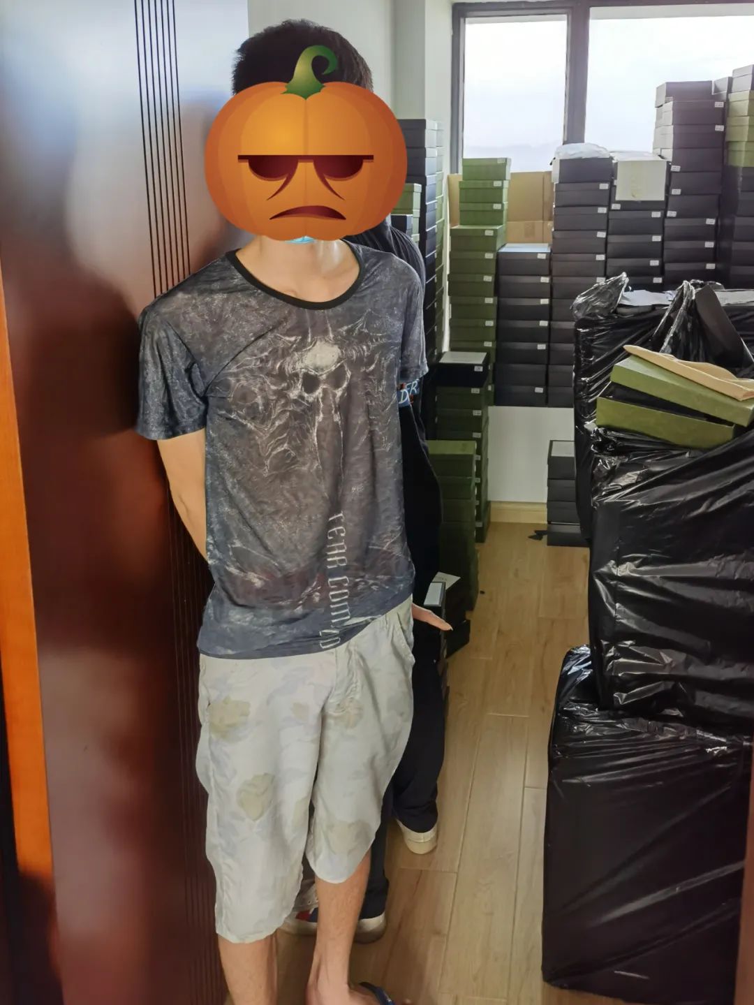 便宜的大牌香水哪里来的,价值上百万香水