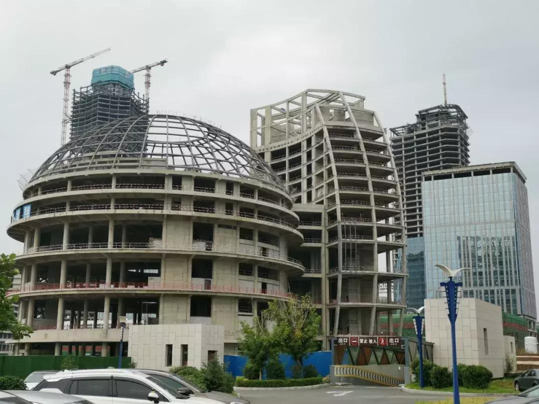 有人说：北湖除了住宅，啥也没有！欧亚说：我复工了