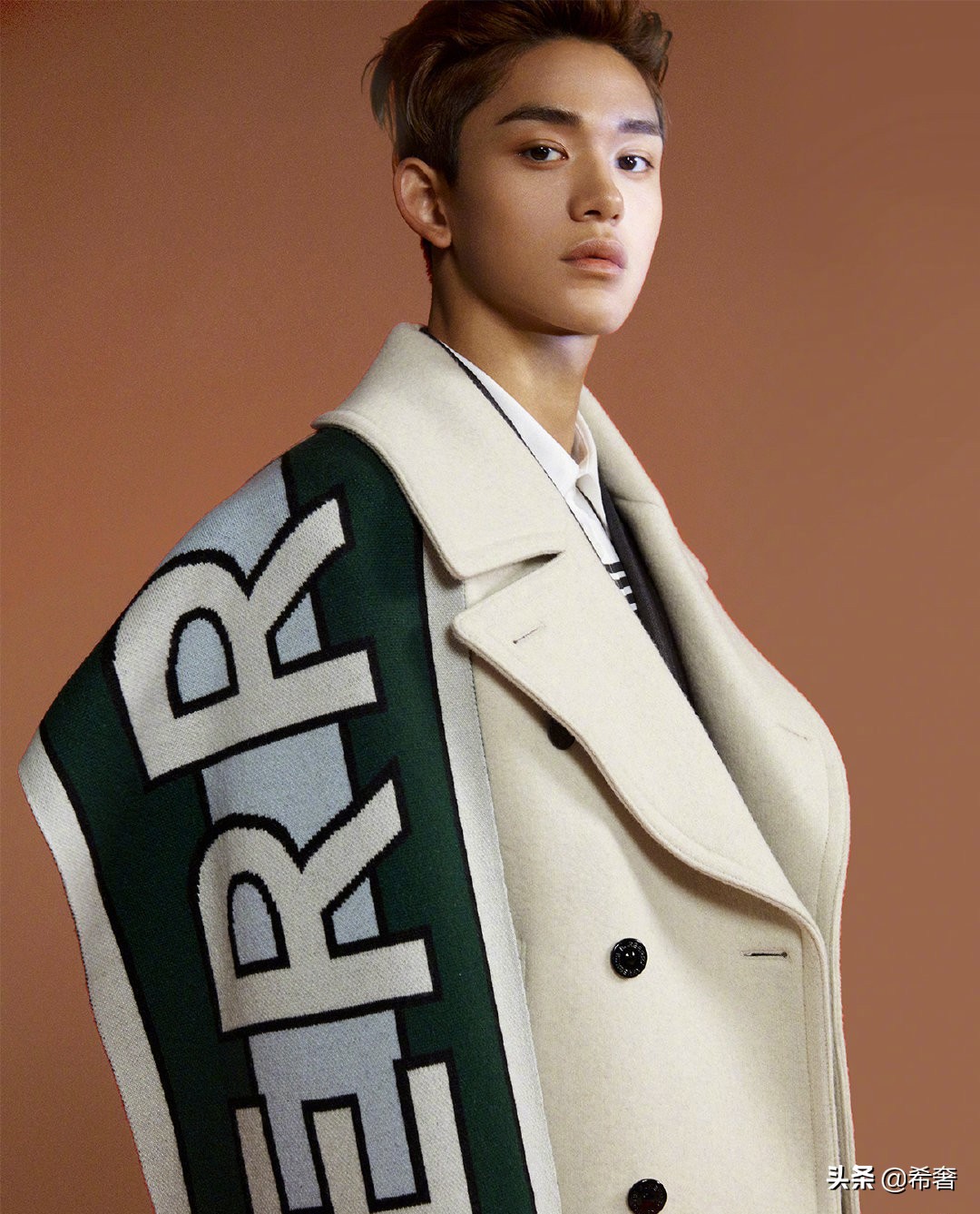 衣橱不能少了围巾保暖又时尚,保暖御寒柔软亲肤围巾