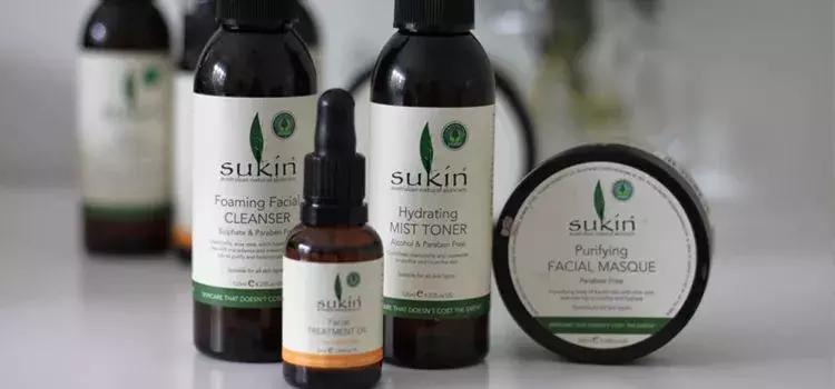 给干枯的身体洒水,给肌肤补充水分让皮肤放松