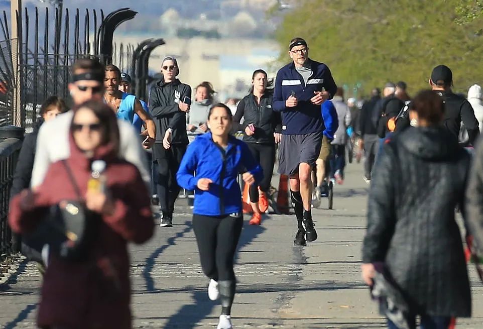 金拱门logo被拆分开的含义,金拱门换logo了吗