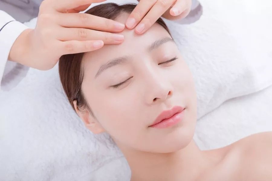 一次拨筋等于10次美容,一次面部拨筋胜过10次美容护肤