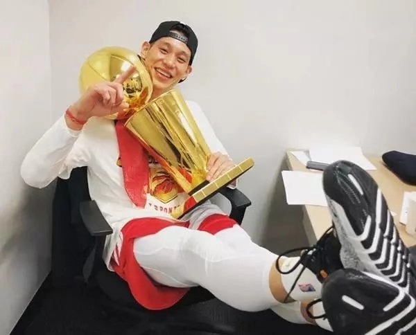 林书豪赚钱,林书豪或签约勇士