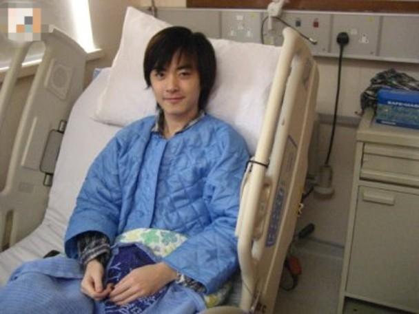 k歌之王洪卓立英皇,洪卓立拍戏前闪到腰