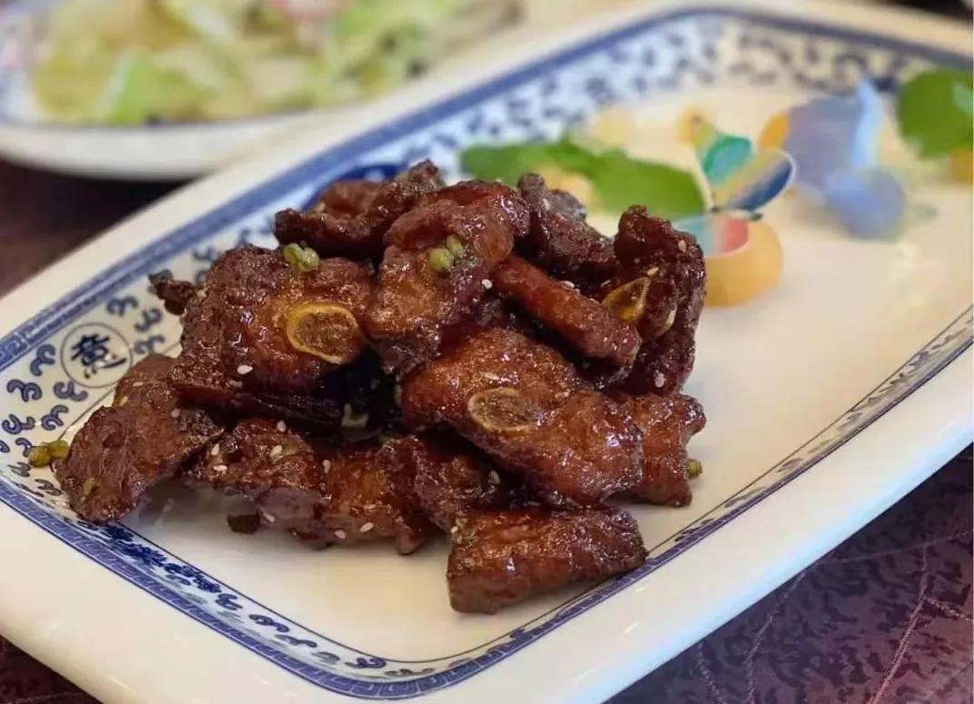 和奥运冠军杨倩合影,杨倩家乡观看奥运会