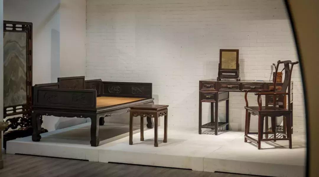 哪一种罗汉床最实用,适合在客厅罗汉床当卧具