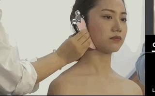 高情商的男生如何提醒女生口红沾牙上了？刘昊然的回答是最甜的