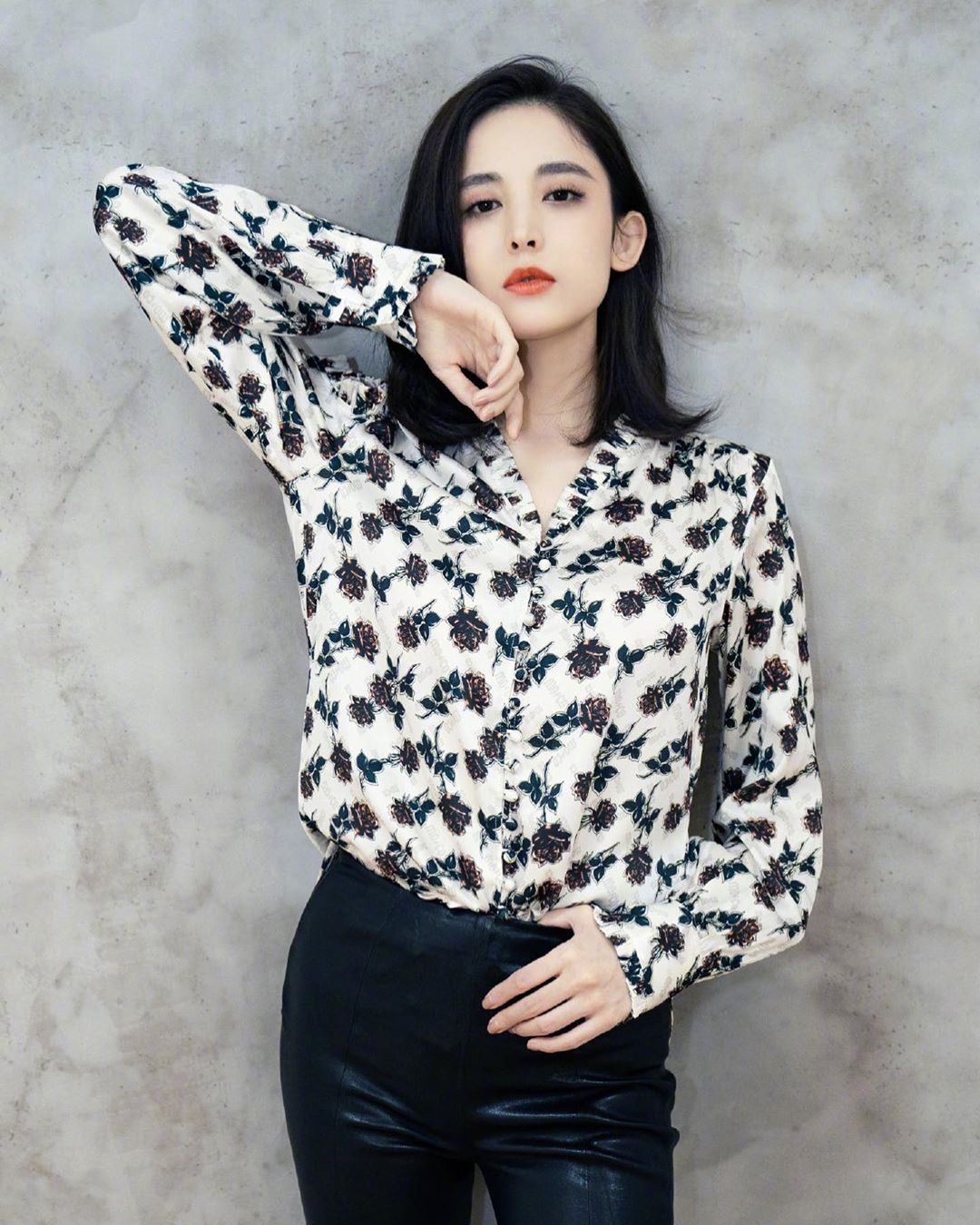 周雨彤代言的moco是真的吗,周雨彤欧阳娜娜开箱